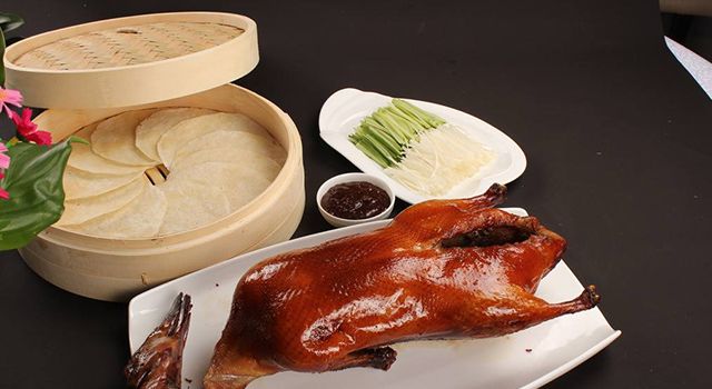 廣東美食，經(jīng)典粵菜皇牌片皮鴨
